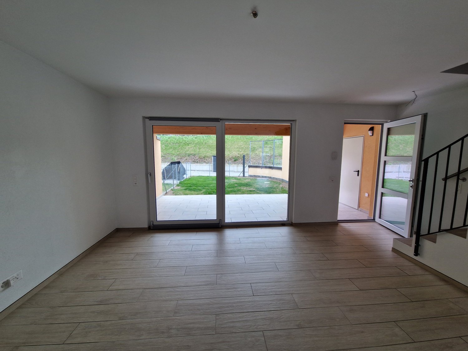 Casa bifamiliare moderna a Osogna - 4.5 locali con giardino - Bild 4