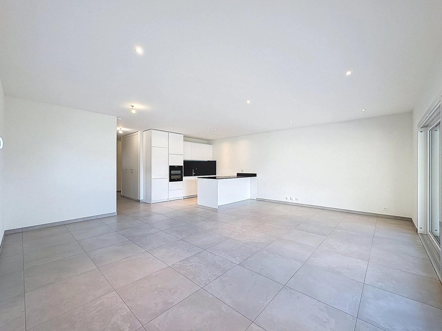 Vaste 3.5 pièces avec terrasse et jardin - Bild 1