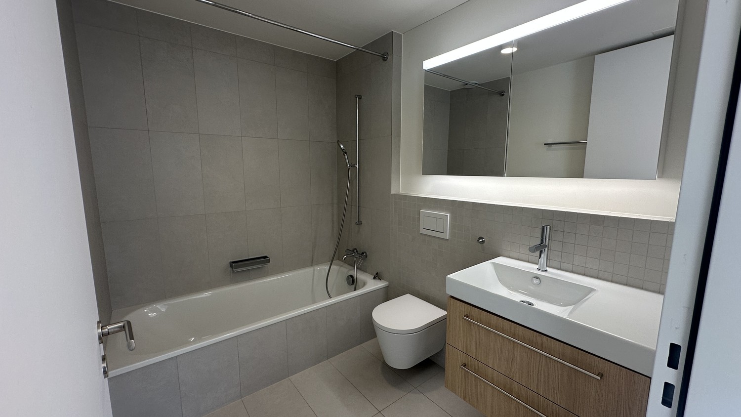 HAUS AM BACH - NAHE DER NATUR, NAHE DER STADT - Badezimmer