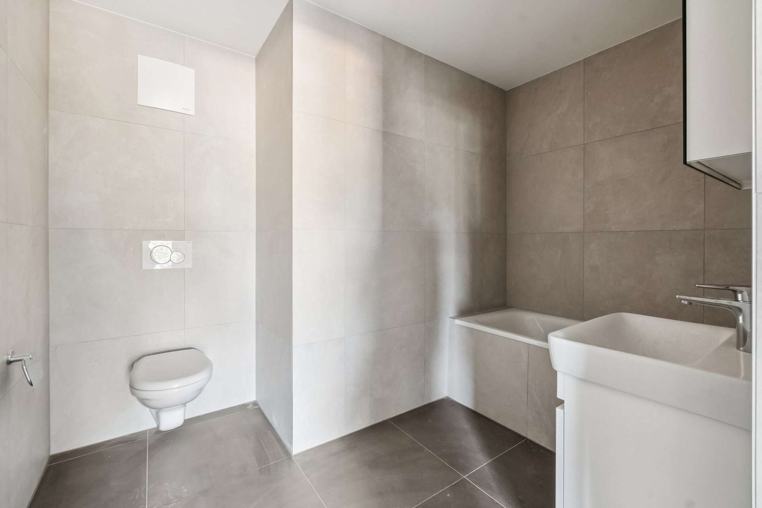 Schlossstrasse - Wohnfreude erwartet Sie - Badezimmer mit Badewanne