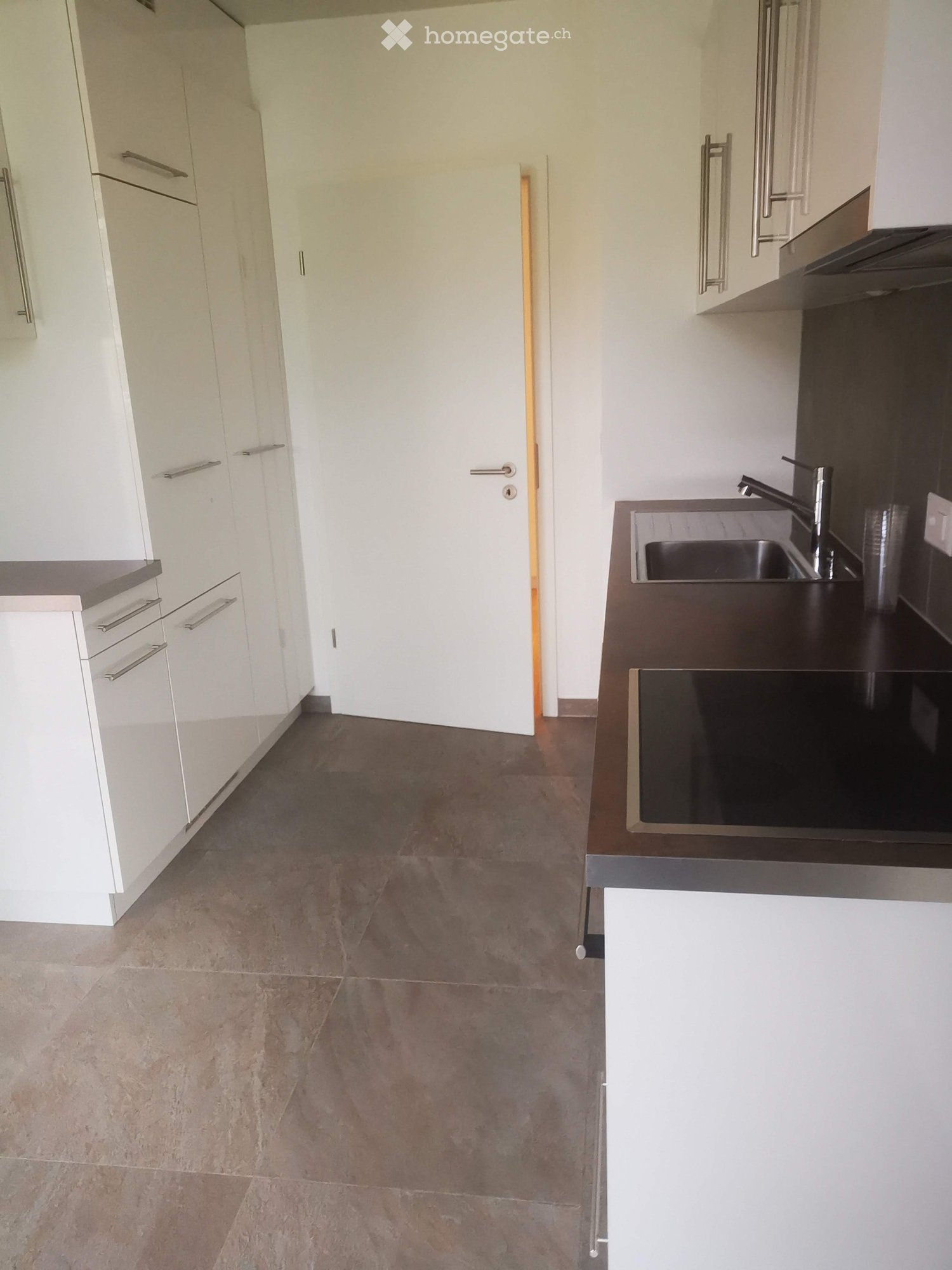 Lease takeover: Spacious 4.5-Room Apartment with Mountain Views - Bild 5