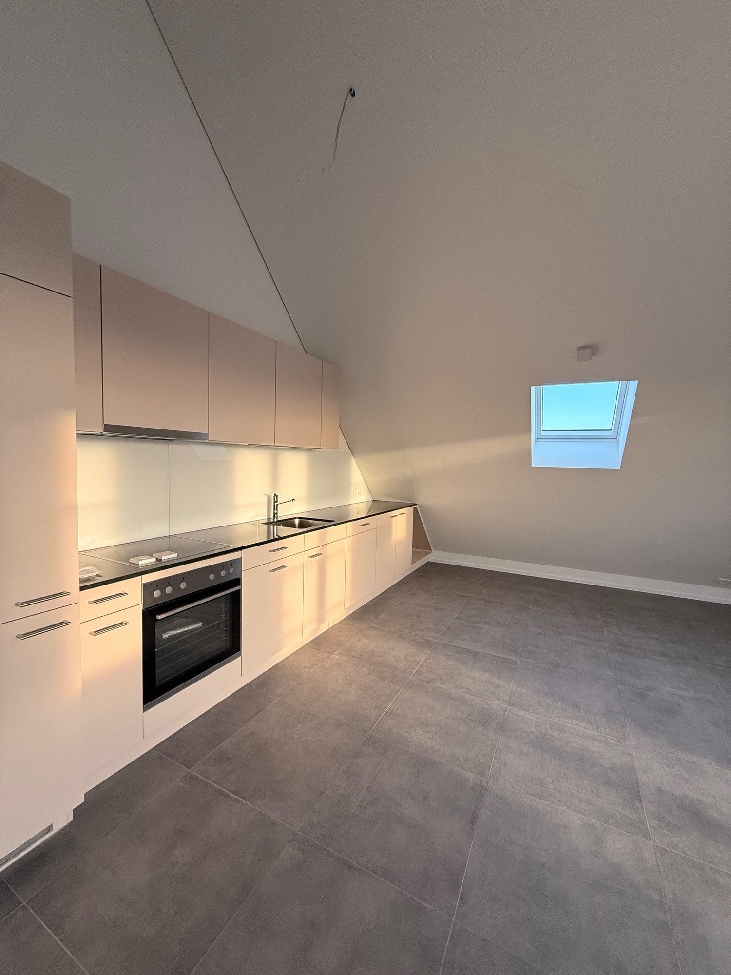 Viel Platz zum Wohlfühlen – 3.5 Zimmer im Dachgeschoss - Bild 3