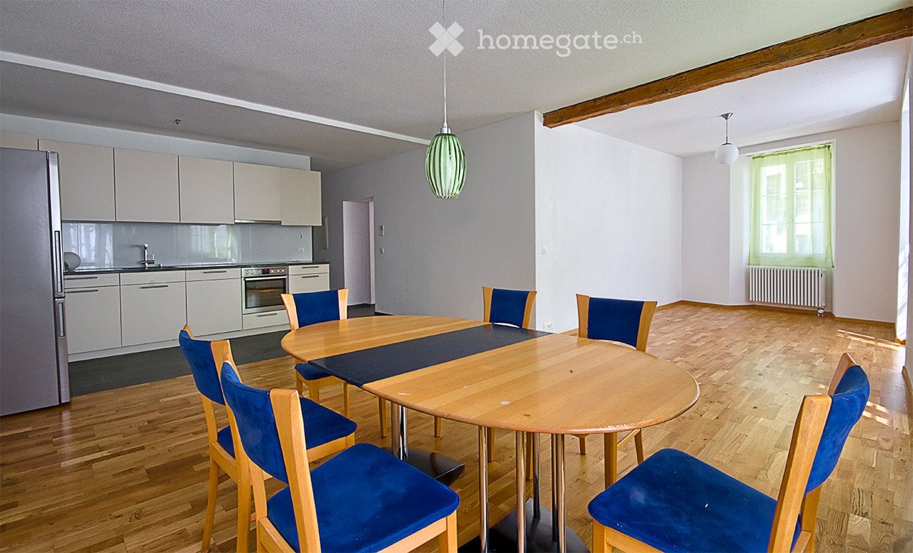 Grosse, helle 2 1/2 ZW im Zentrum von Leuk inkl. PP + NK - Bild 2