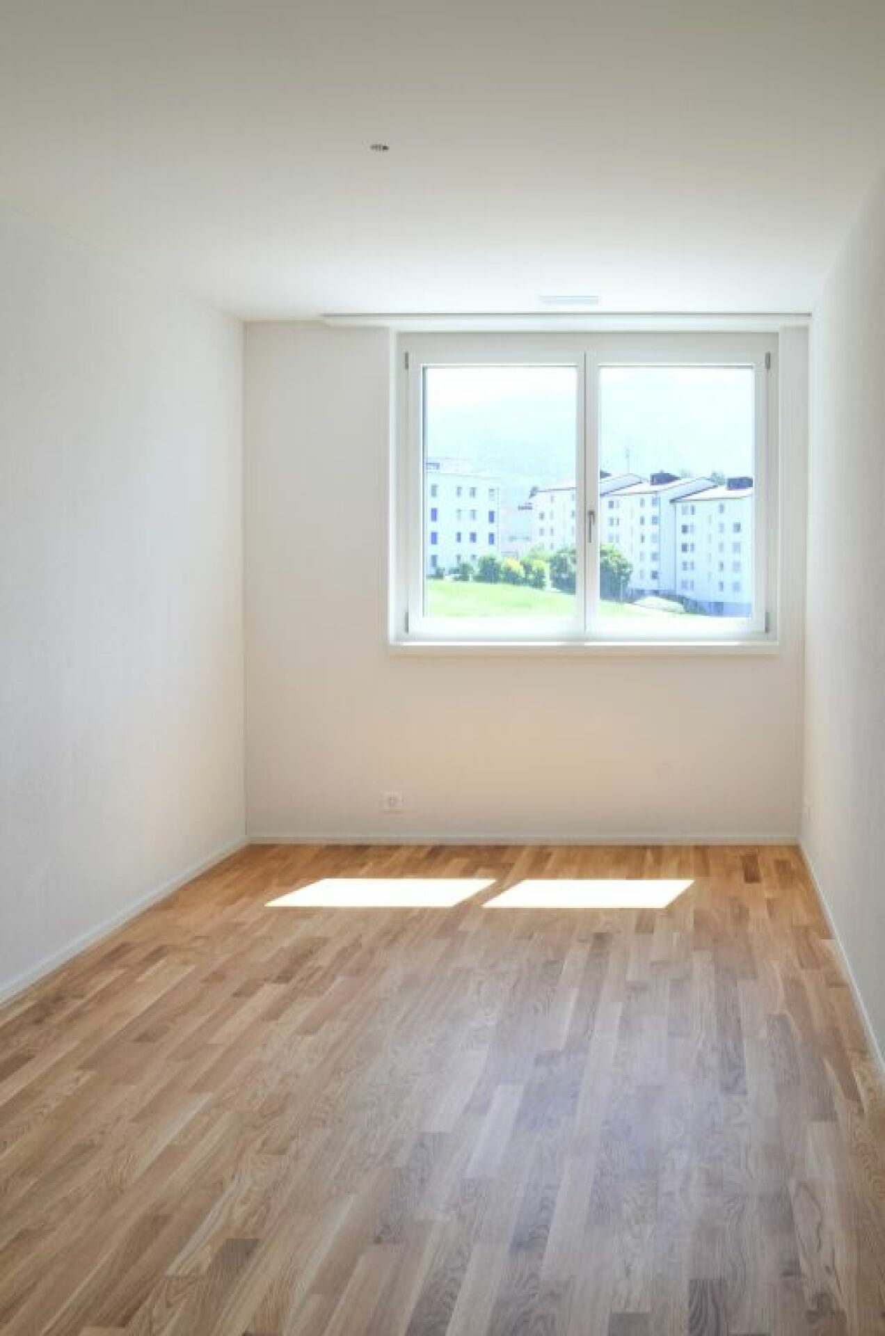 Attraktive 2.5-Zimmer-Gartenwohnung - Schlafzimmer - Referenzbild