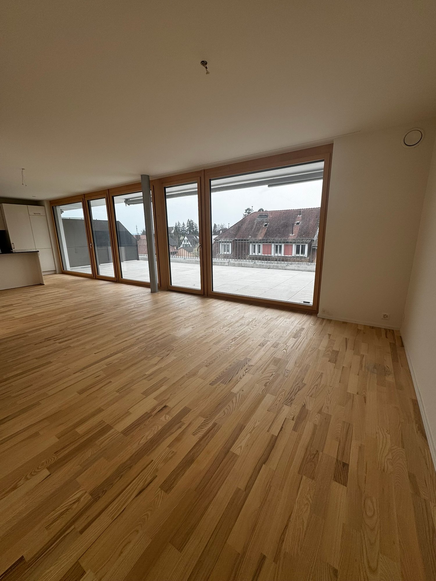 Helle Attikawohnung mit grosser Terrasse - Bild 5