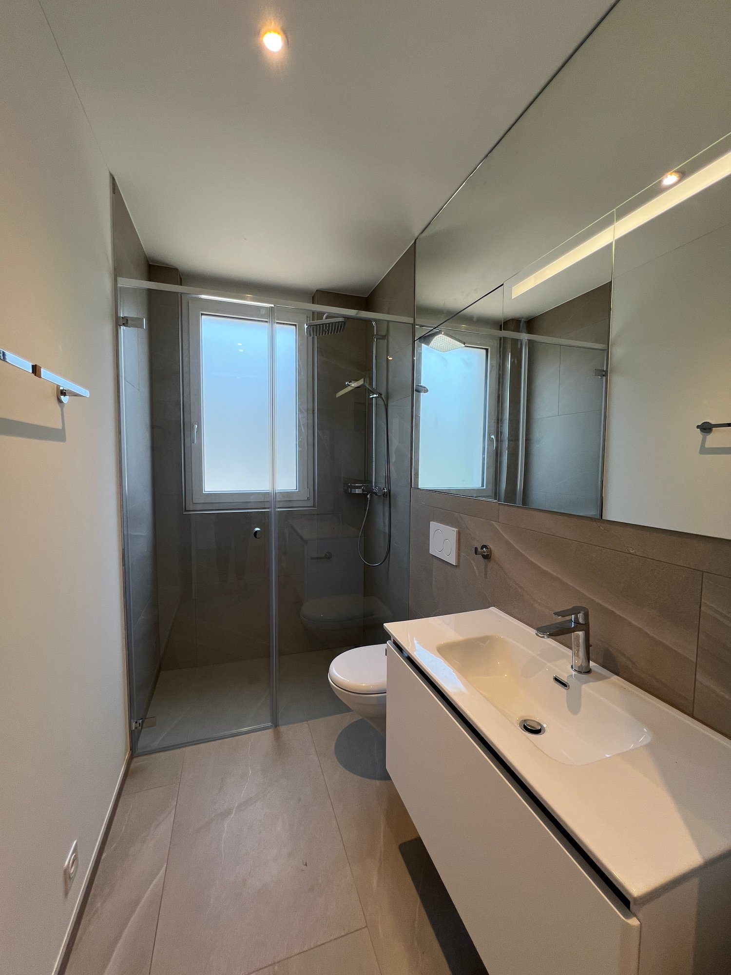 Moderne Wohnung mit grossem Balkon an zentraler Lage - Bild 3