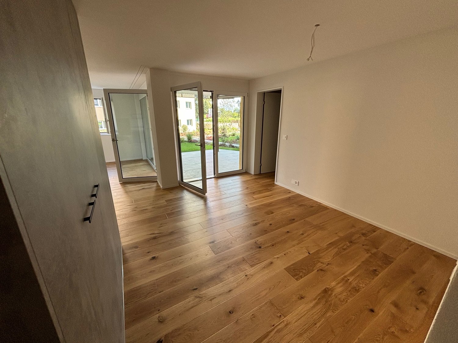 Hochwertige 2.5 Zimmer Neubauwohnung zu mieten - Wohnbereich