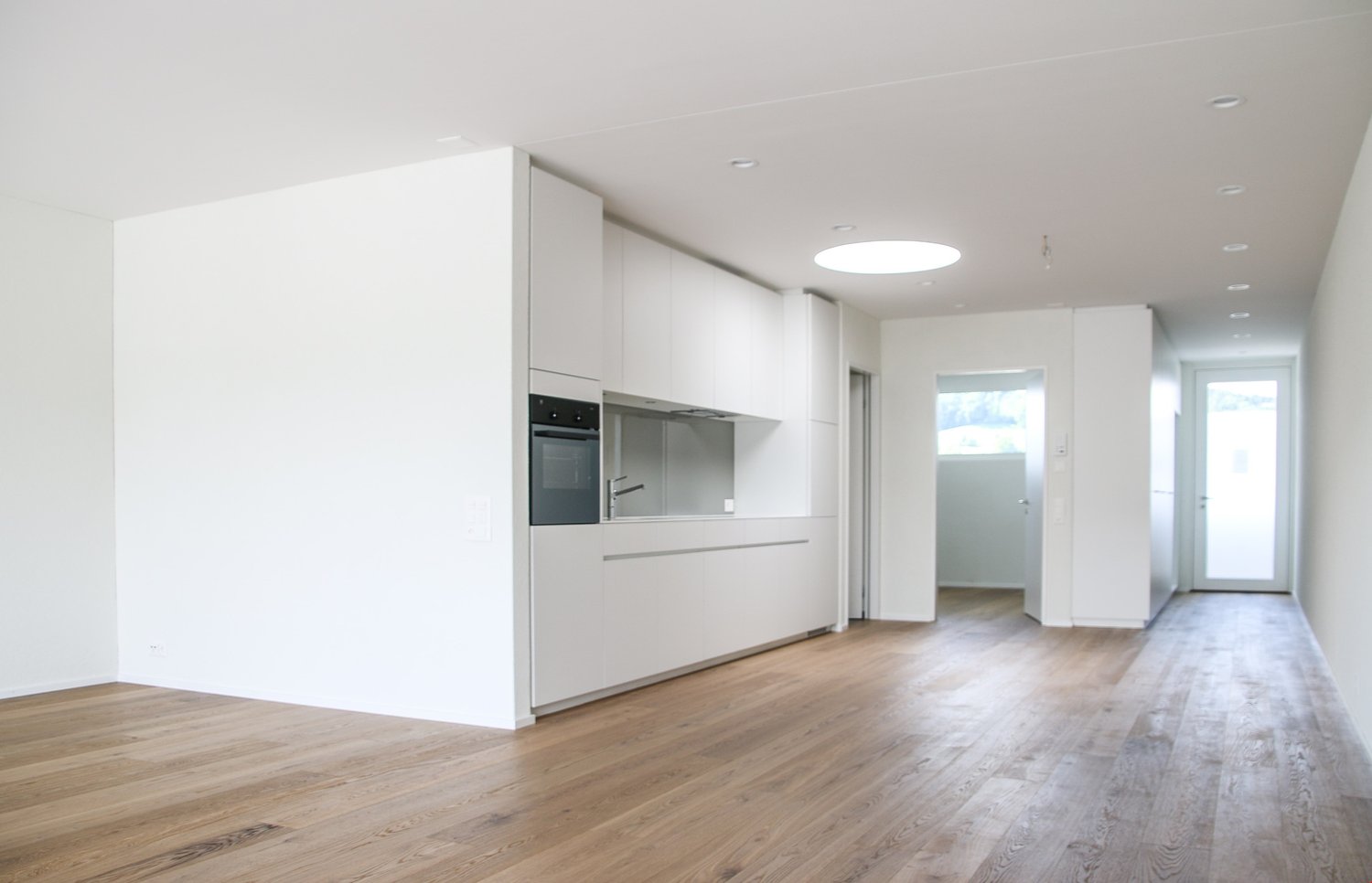 Neue 2.5-Zimmer Attikawohnung mit herrlicher Aussicht - Bild 1