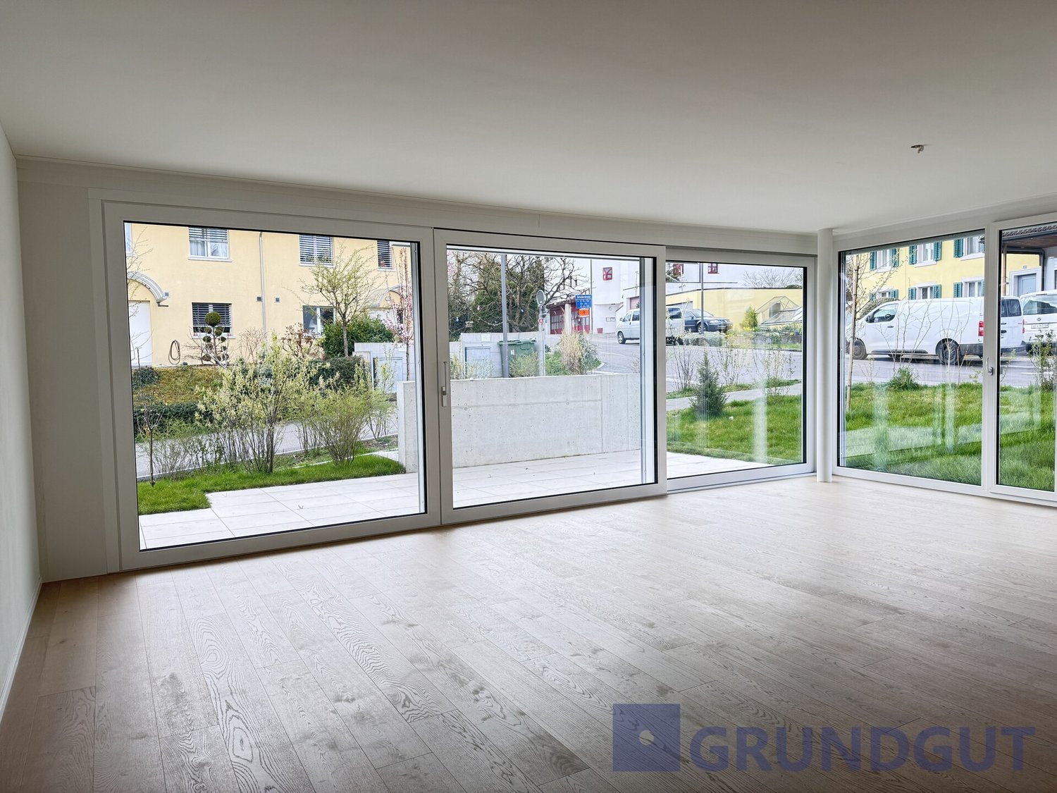 4.5 Zimmer Neubau-Wohnung im Erdgeschoss - Wohnzimmer