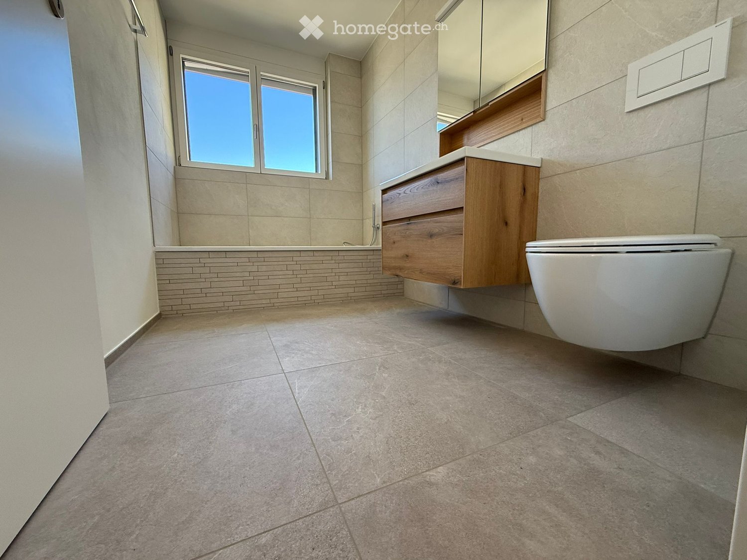 Moderne 3.5-Zimmer-Dachwohnung mit Aussicht in Hausen am Albis - Bild 4