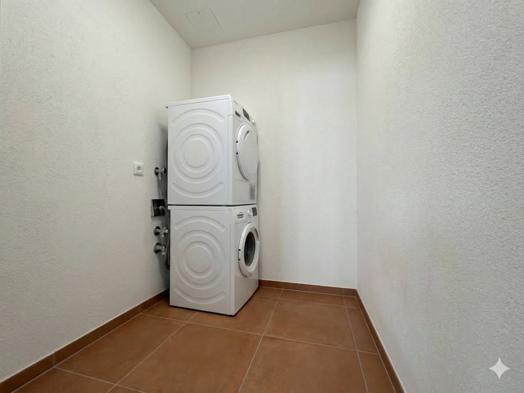 ERSTBEZUG - MODERNE UND LICHTDURCHFLUTETE 4.5 ZIMMERWOHNUNG - Reduit mit WM/ T