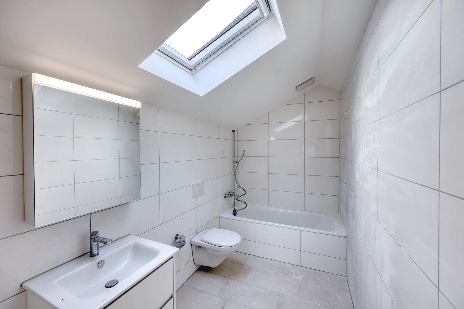 Zentral gelegen - stilvolle 4.5-Zimmer-Maisonettewohnung - Bild 6