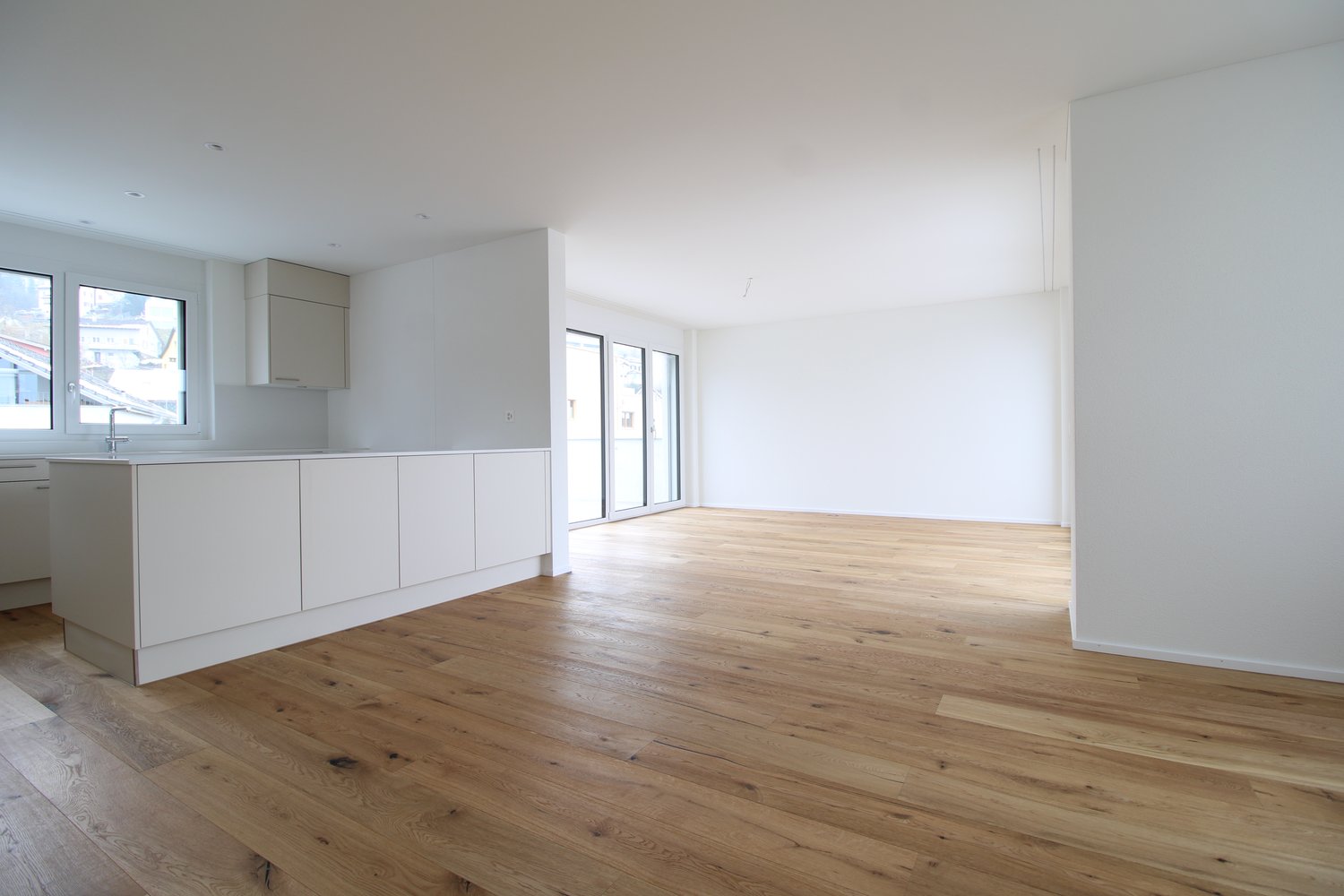 Moderne Attikawohnung mit grosszügigen Terrasse - Bild 2