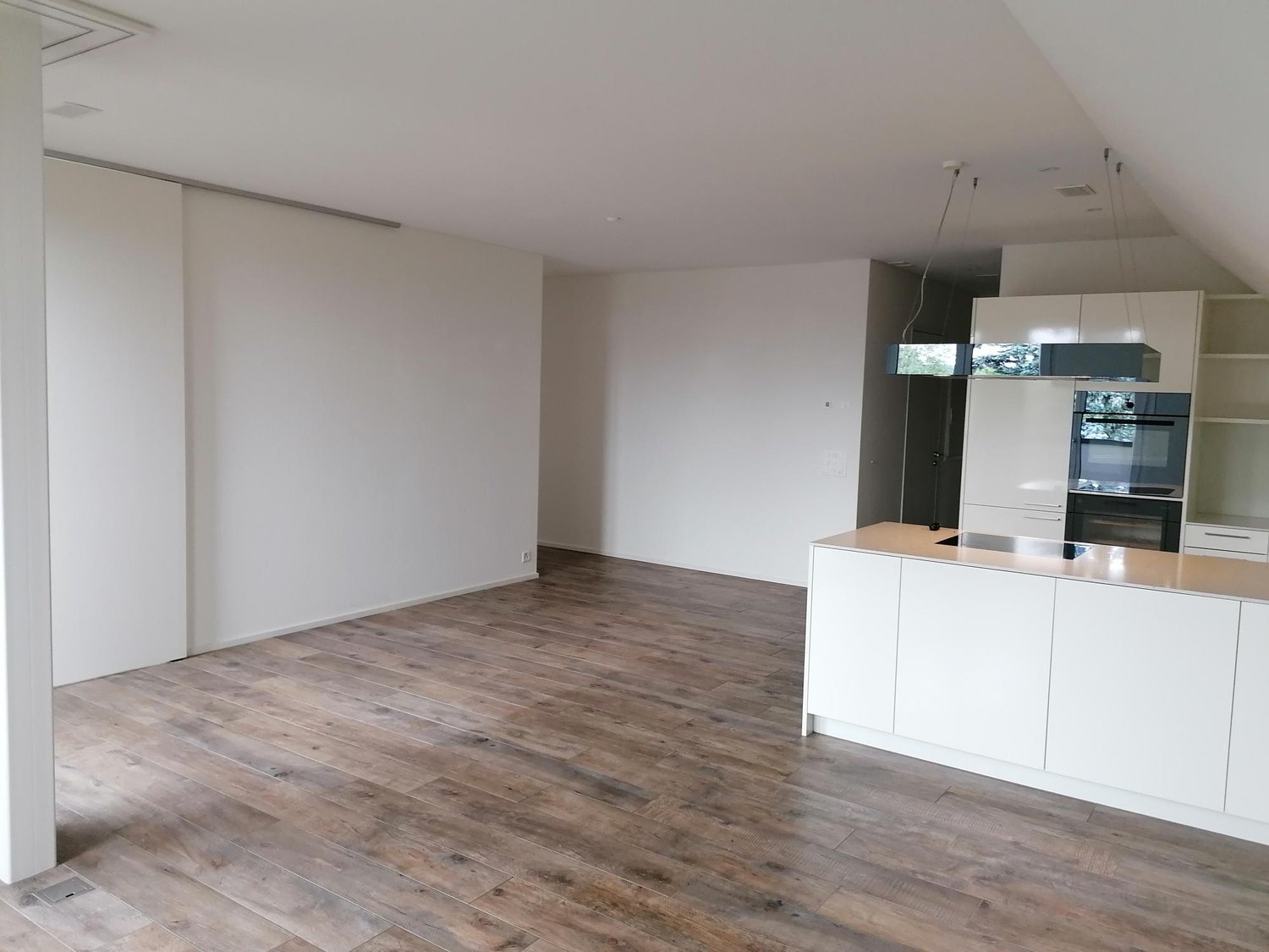 Wunderschöne moderne Dachgeschosswohnung - Küche / Esszimmer