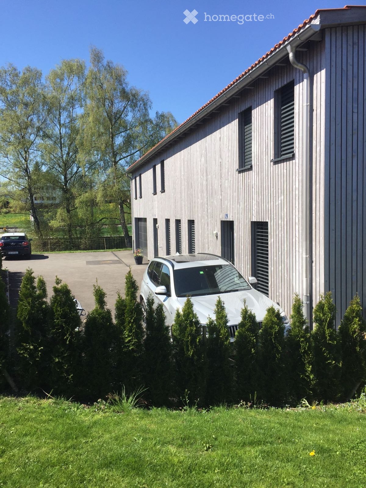 Moderne 5.5-Zimmer-Doppelhaushälfte in ruhiger Lage von Nänikon - Bild 2