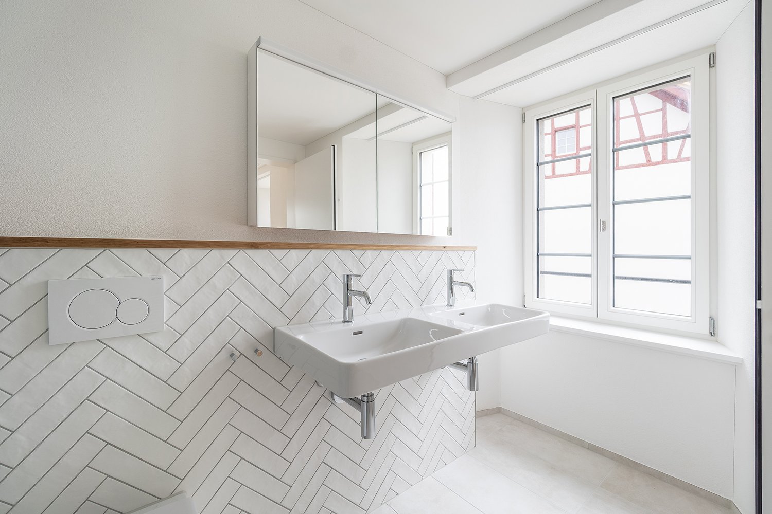 Grosszüge Familienwohnung mit eigenem Garten - Bild 5