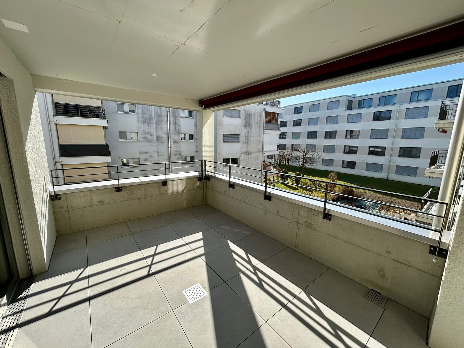 Moderne 3.5-Zimmer-Wohnung mit Balkon in Affoltern - Image 9