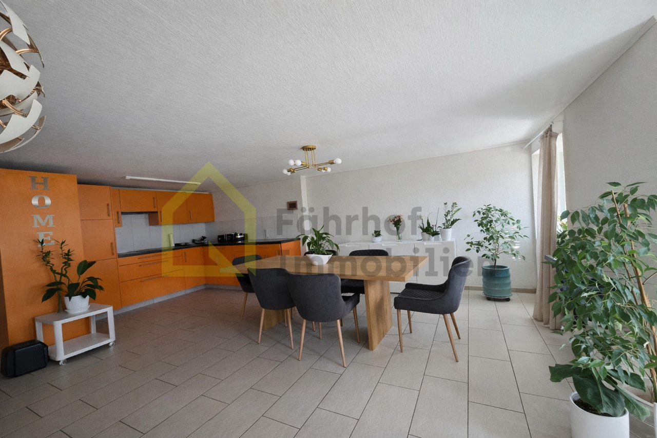 Helle Familienwohnung mit sonnigem Balkon - Bild 2