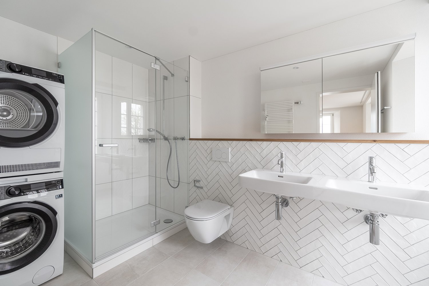 Grosszüge Familienwohnung mit eigenem Garten - Bild 4