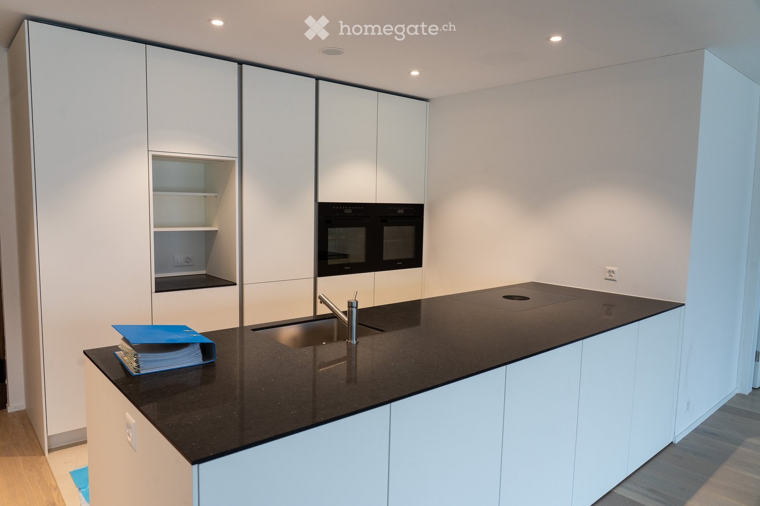 Erstbezug: Hochwertige 3.5-Zi-Wohnung, ca. 100 qm, Seesicht, Terrasse + 2 TG-Plätze, E-Ladestation - Bild 12