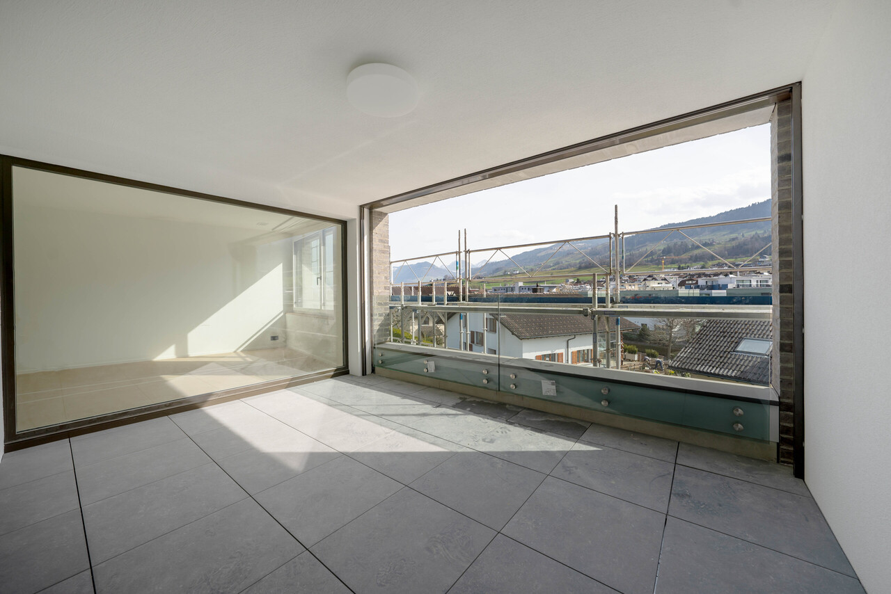 Moderne 2.5-Zimmer-Wohnung mit hochwertigem Ausbau und Loggia - Bild 4