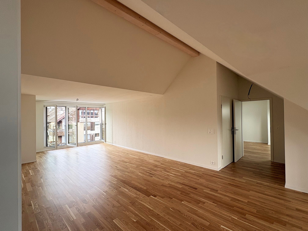 Entdecken Sie unsere neu sanierten Wohnungen - Erstbezug ab April 2026 - Wohnzimmer