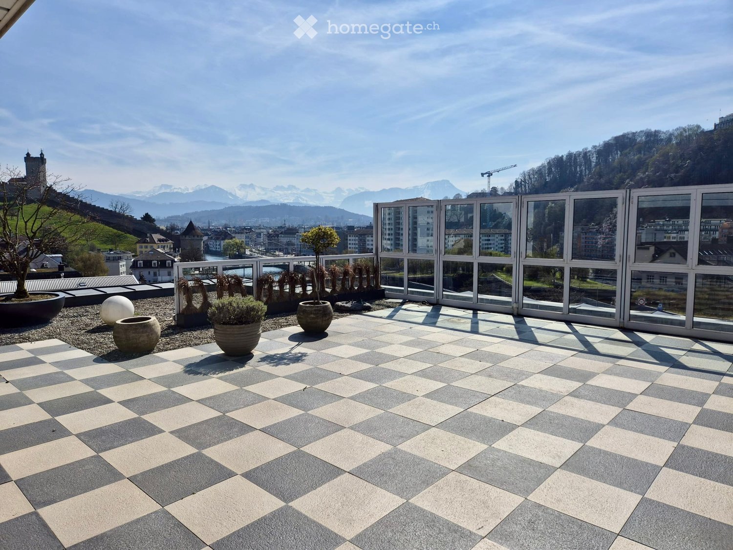 Grosszügige 4.5-Zimmer-Dachwohnung mit Bergblick in Luzern - Bild 2