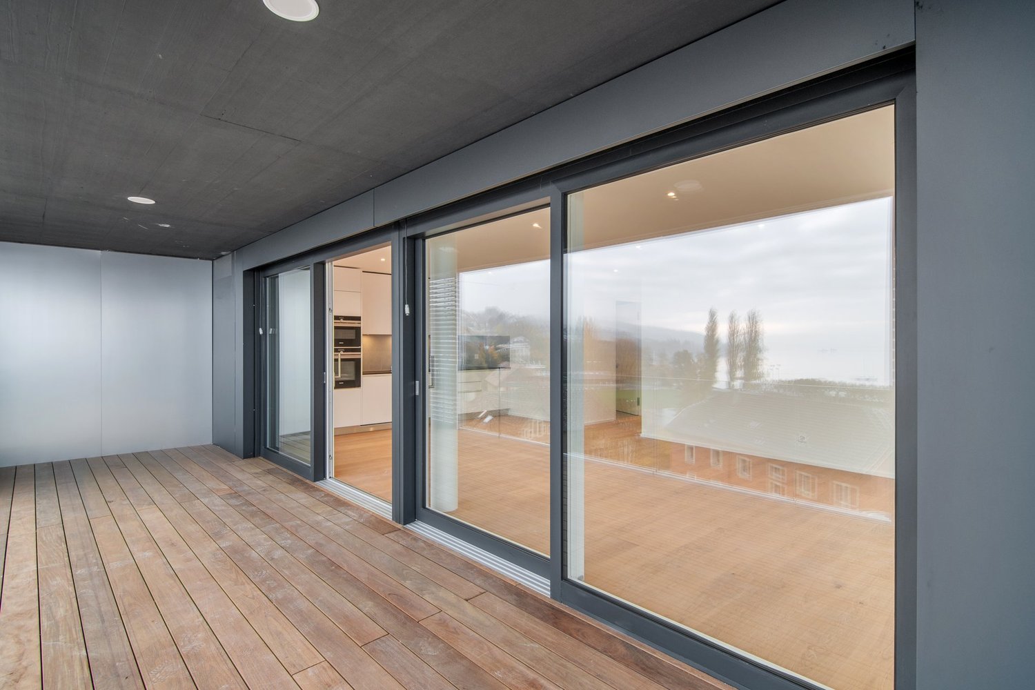 Magnifique appartement à proximité du lac de St-Aubin (NE) - Balkon/Terrasse/Sitzplatz