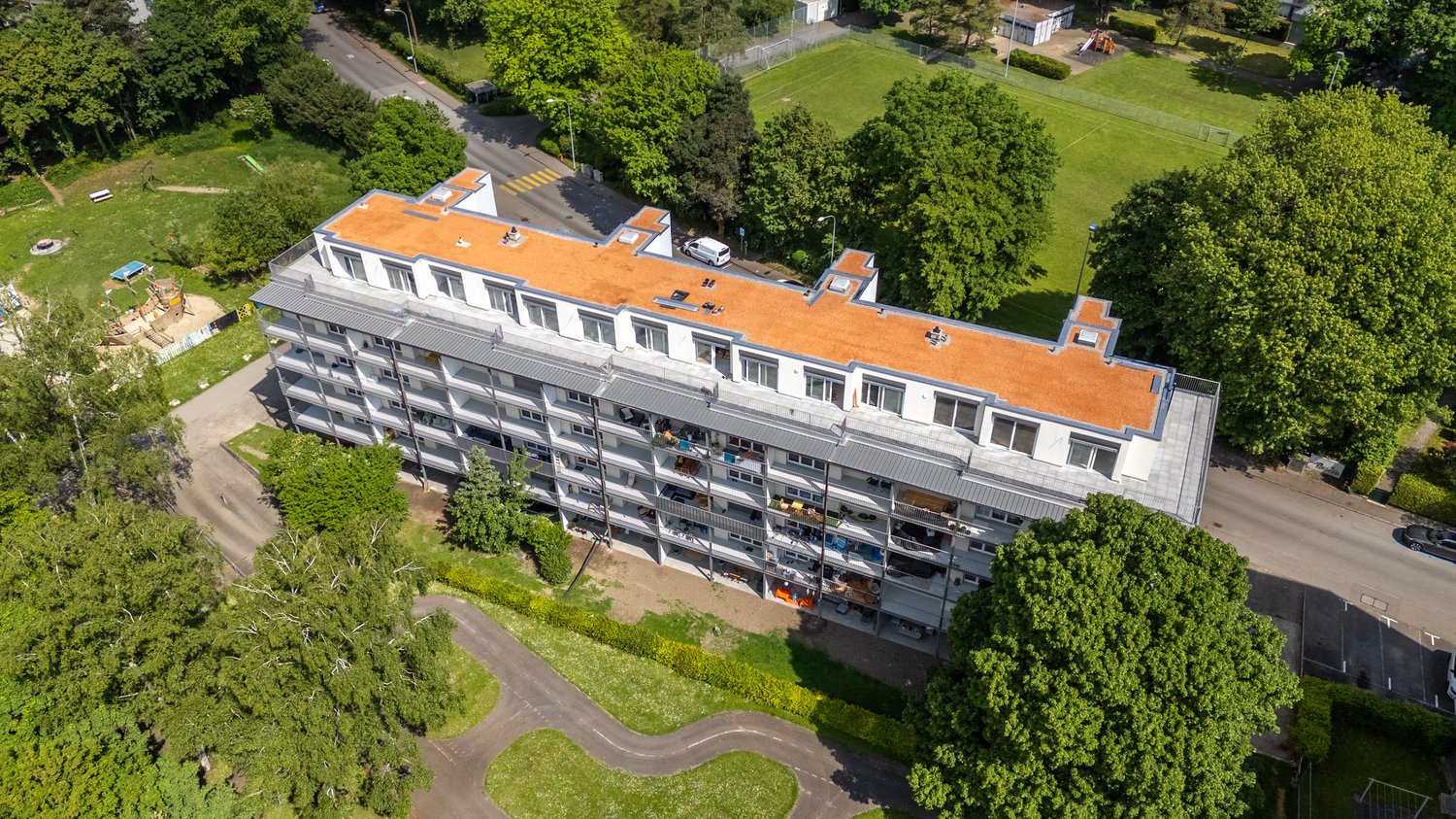 NEUWERTIGE totalsanierte 1.5-Zimmerwohnungen mit Terrasse in Nidau - Bild 1