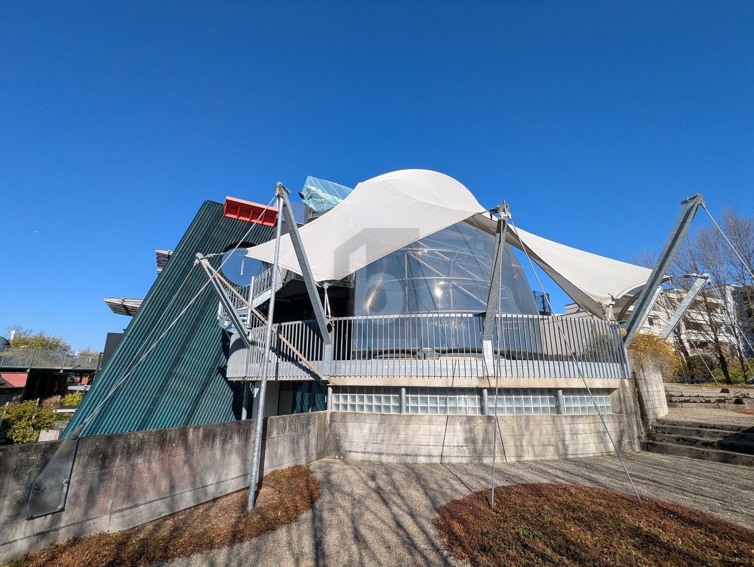 ARCHITEKTUR TRIFFT MODERNSTE BAU-TECHNIK - Bild 1