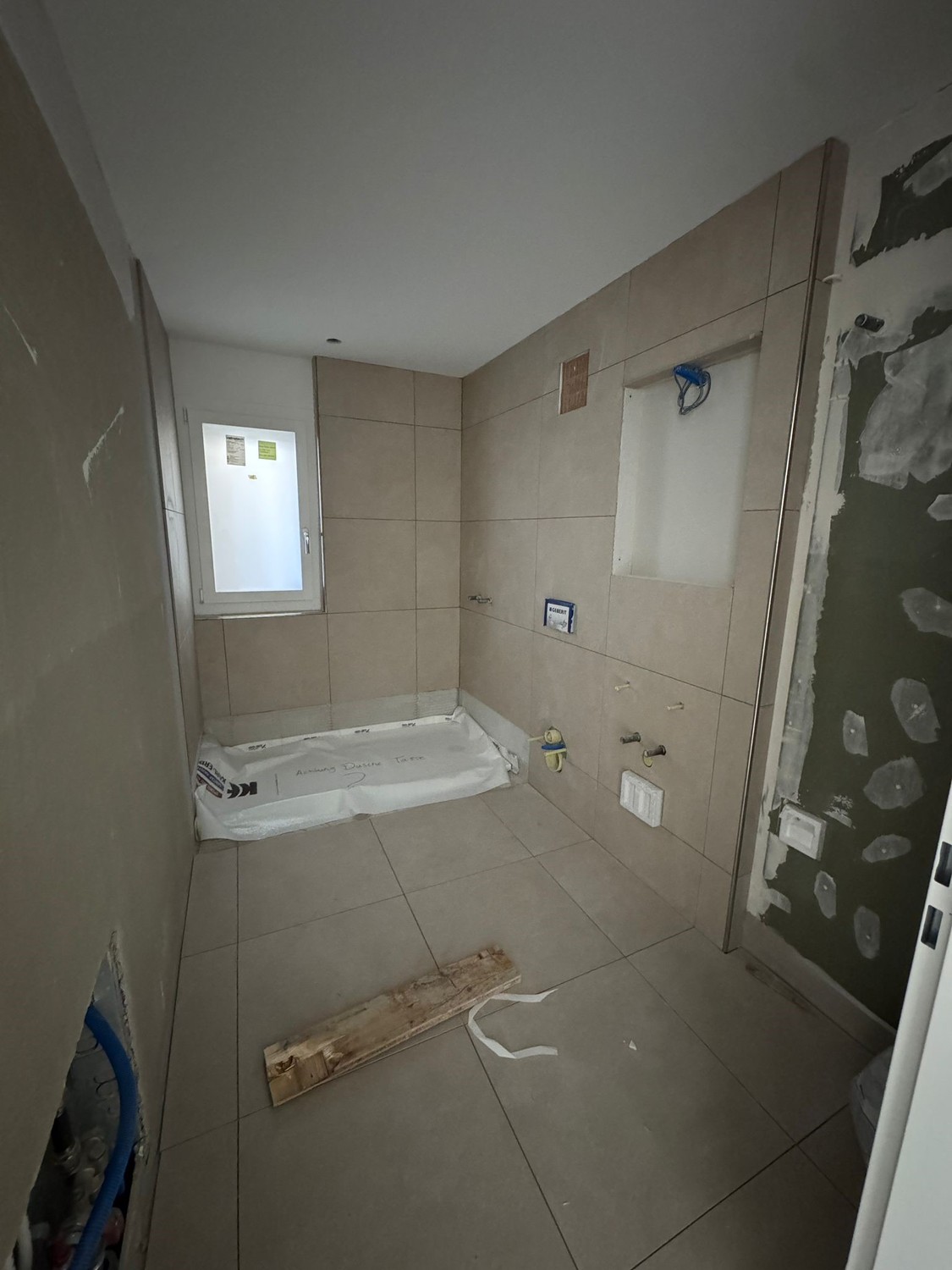 Stilvoll wohnen im Herzen von Hünikon - Badezimmer