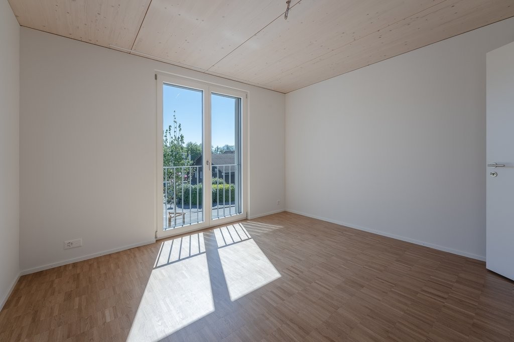 Attraktive 3.5 Zimmer-Wohnung mit grosszügigem Sitzplatz zu vermieten! - Zimmer 2