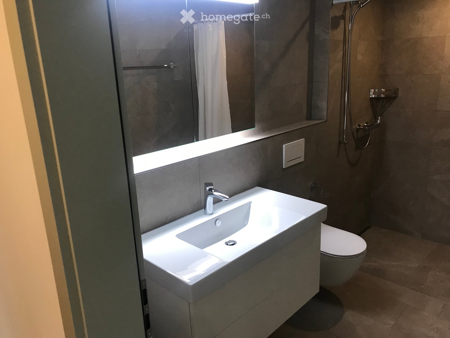 moderne 4.5 Zimmer Wohnung im Zentrum - Bild 3