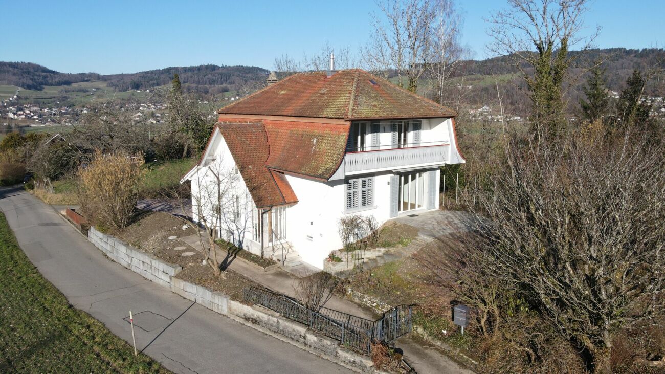 traumhaftes 5.5 Zimmer Einfamilienhaus an ruhiger Lage zu vermieten - Einfamilienhaus mit angrenzender Einlegerwohnung