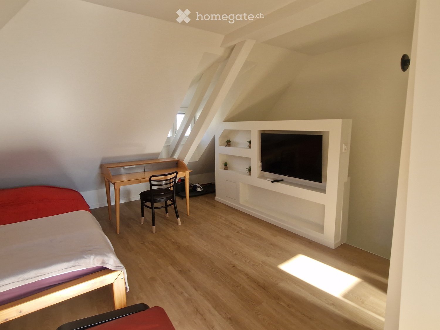 Möblierte 1.5-Zimmer-Dachwohnung in Reinach BL - sofort verfügbar - Bild 4