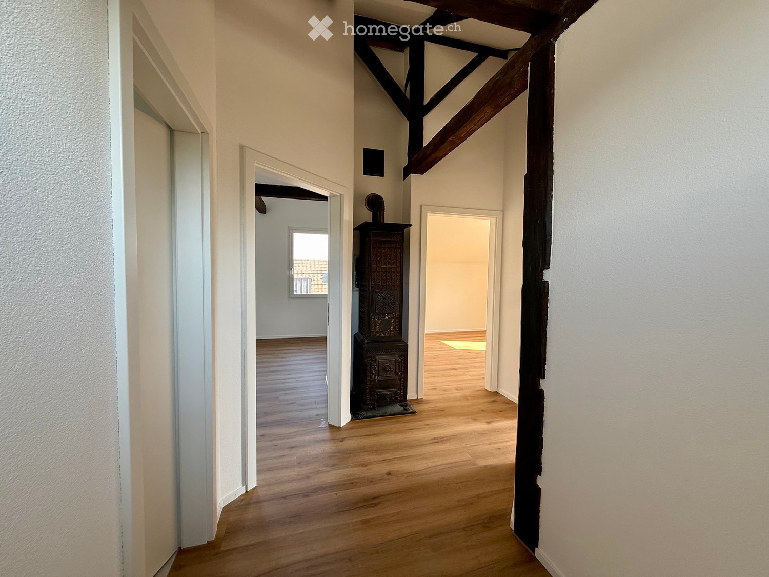 Kernsaniertes 5.5 Zimmer Haus mit 145 m² und Parkplätzen - Bild 13