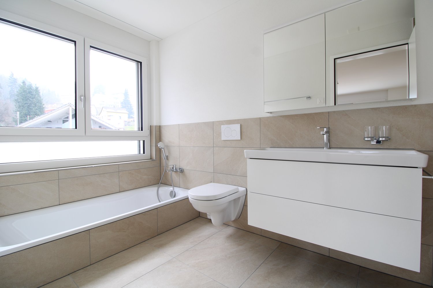 Moderne Attikawohnung mit grosszügigen Terrasse - Bild 9