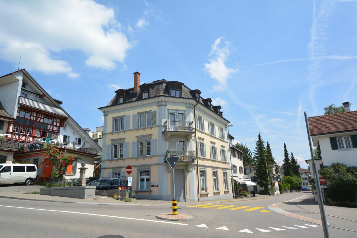 Erstbezug: Neu ausgebaute Wohnung in charmantem Altbau - Bild 1