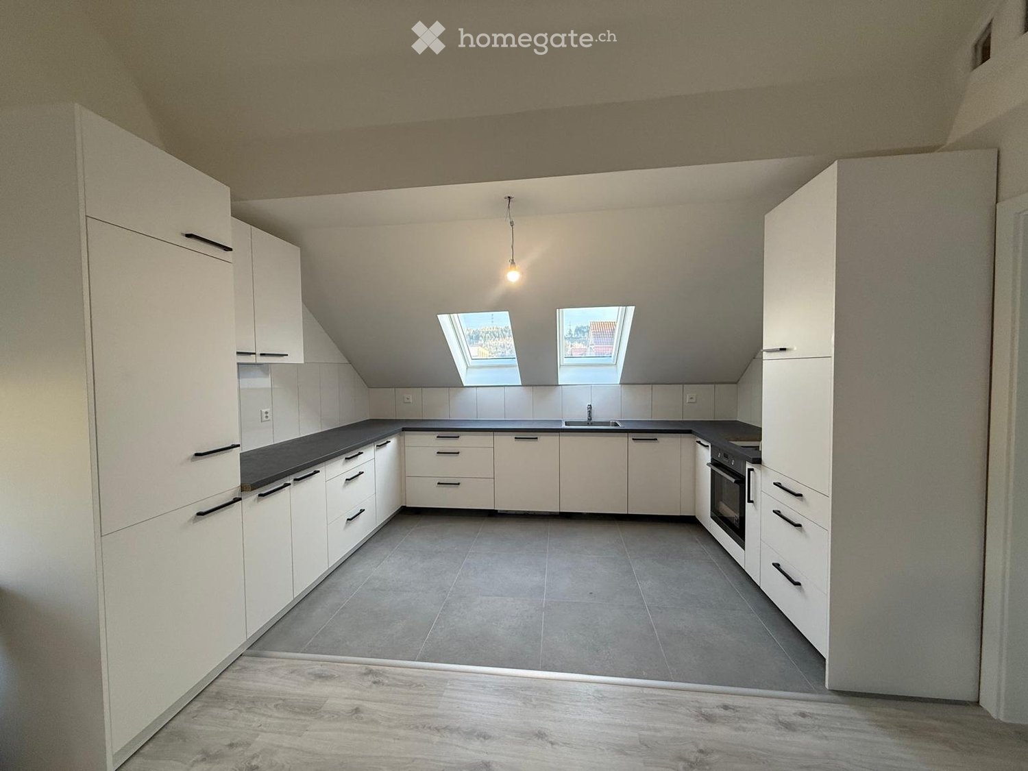 Moderne 5.5-Zimmer-Attikawohnung in Pieterlen zu vermieten - Bild 2