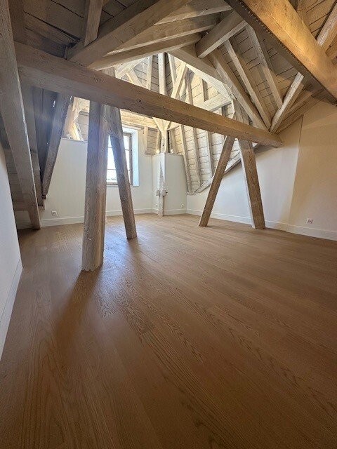 Découvrez ce 3,5 pièces unique sous-gare! - sejour-salle_a_mangera.jpg