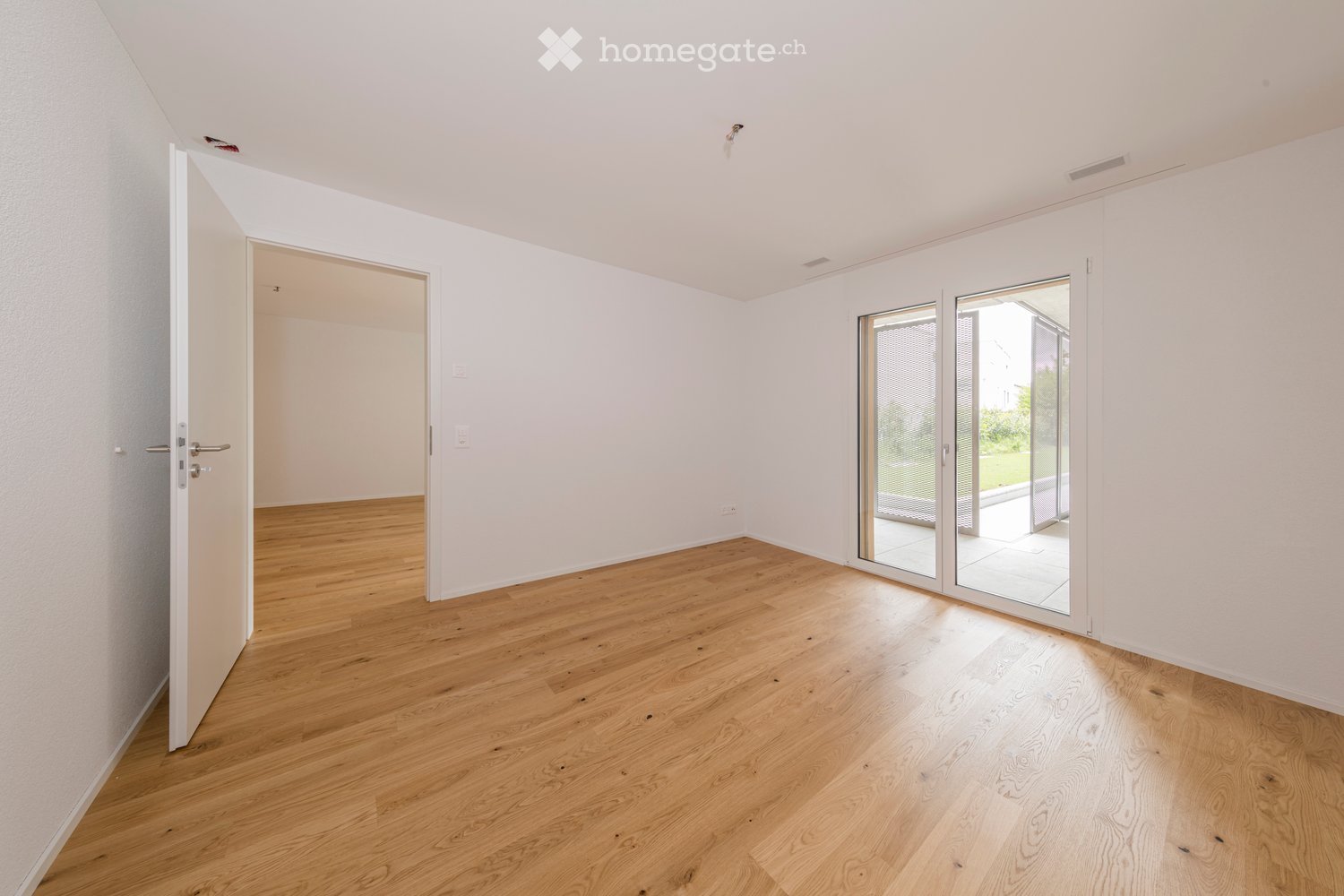 Moderne 2.5-Zimmer-Wohnung mit Terrasse in Feldbrunnen - Bild 1