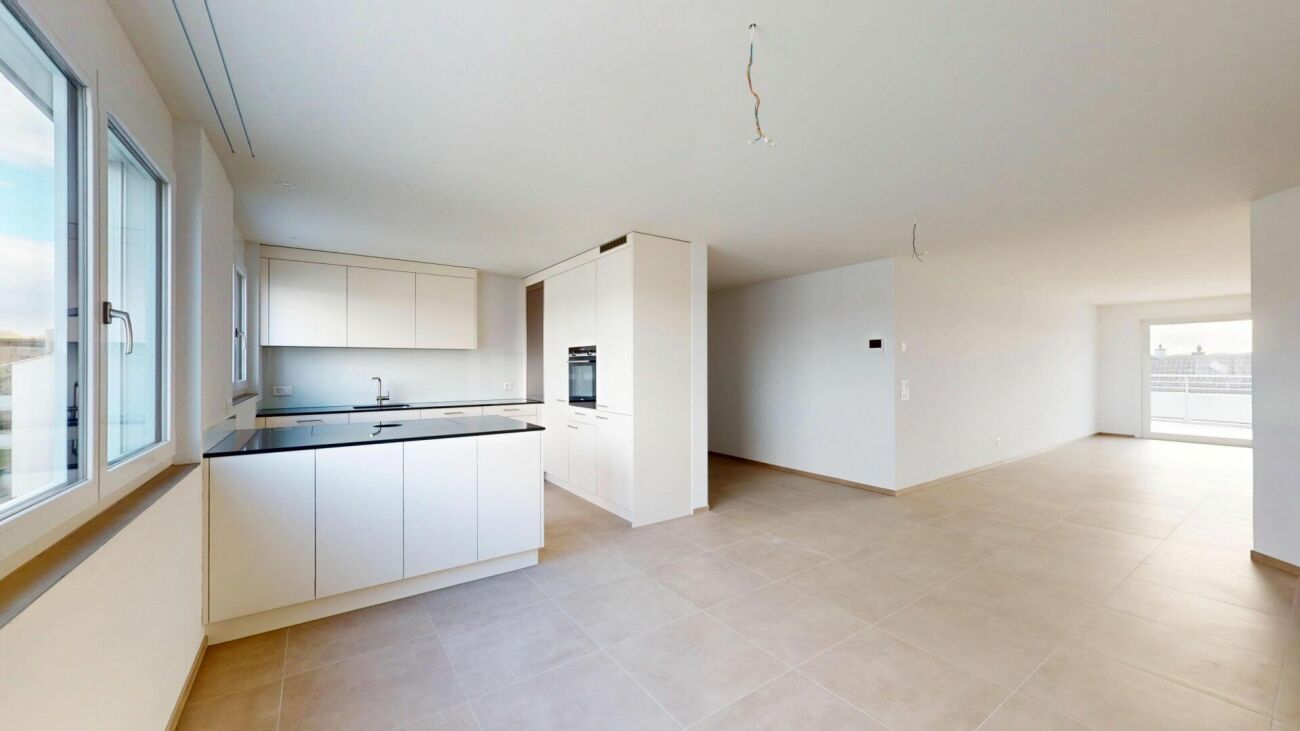 Moderne 4.5-Zimmerwohnung mit 21 m² Terrassenfläche - Bild 2