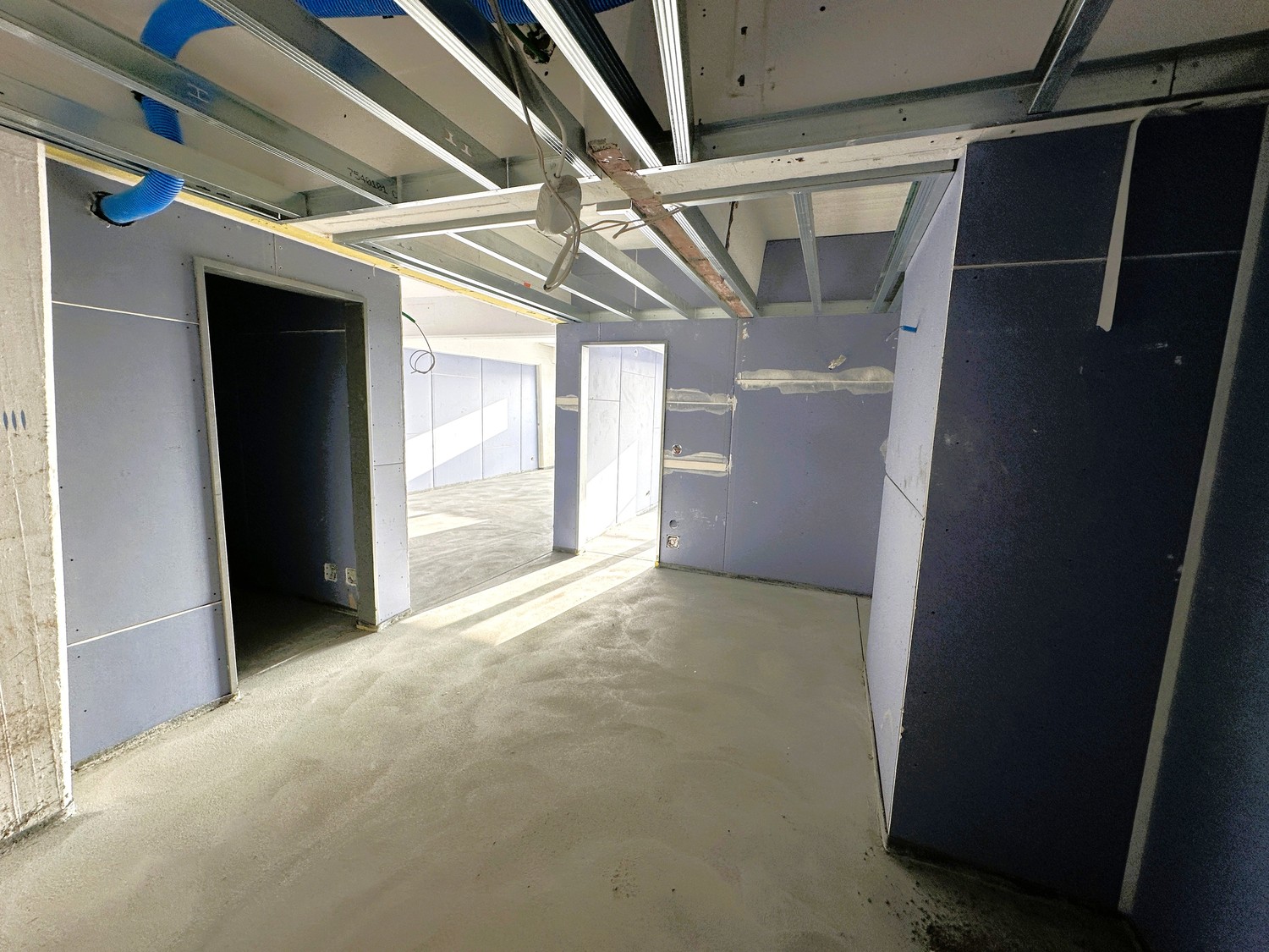 Wohnen mit Industrie-Chic in der ehemaligen Bschüssig - Eingangsbereich