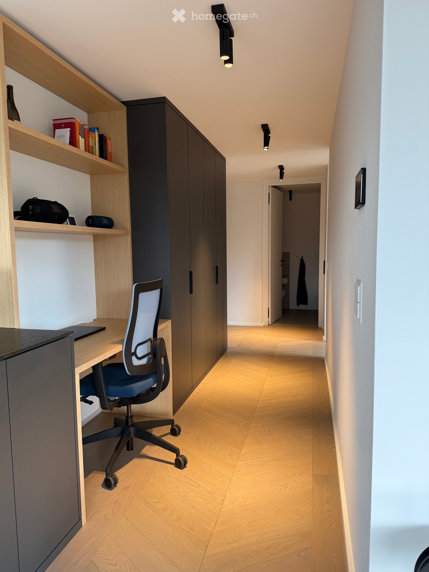 Moderne 2.5-Zimmer-Neubau-Wohnung mit Bergblick in Oberägeri - Bild 7