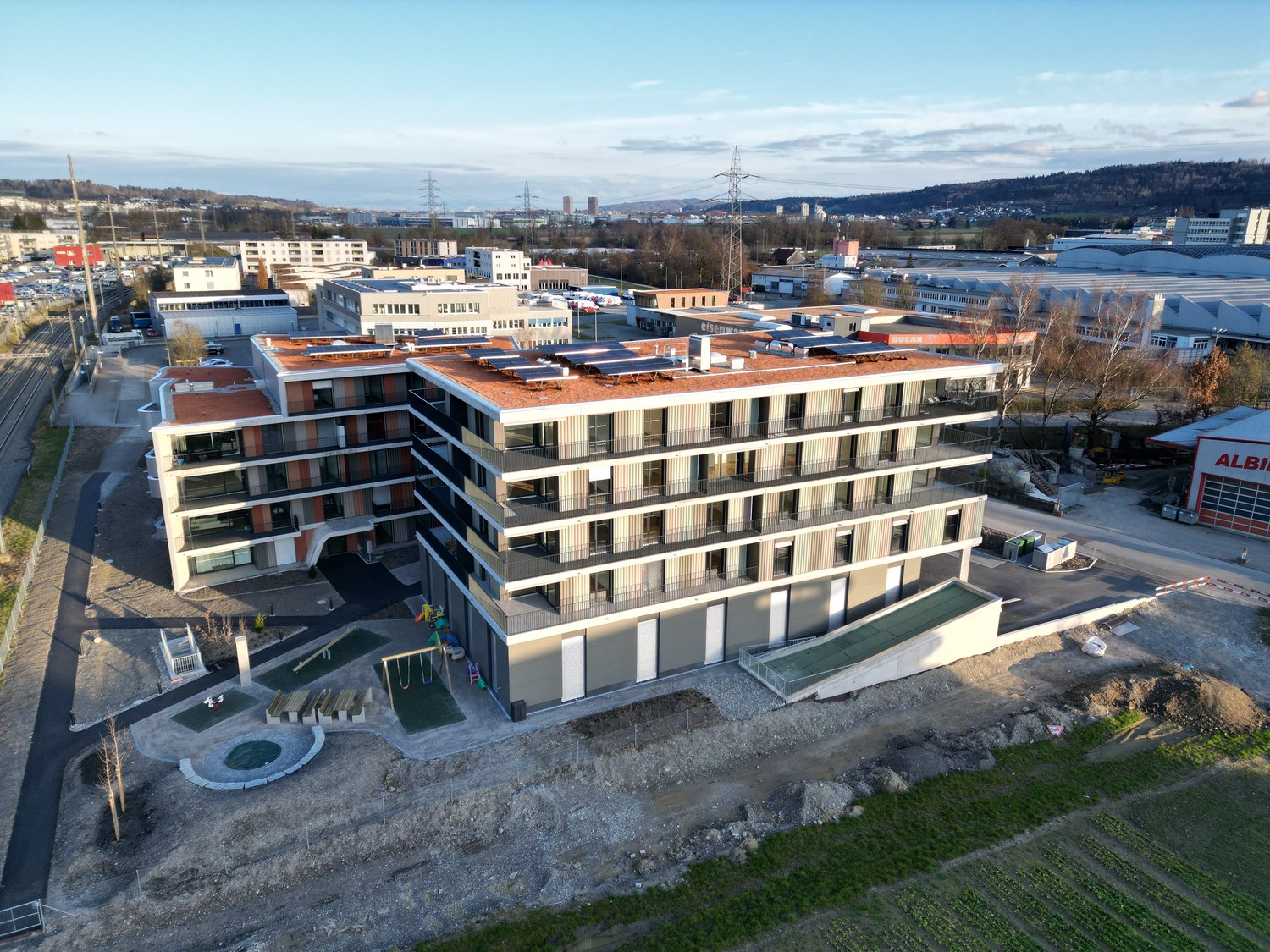 Moderne und neu erstellte 3.5-Zimmer-Dachwohnung an ruhiger Lage in Buchs - Bild 1