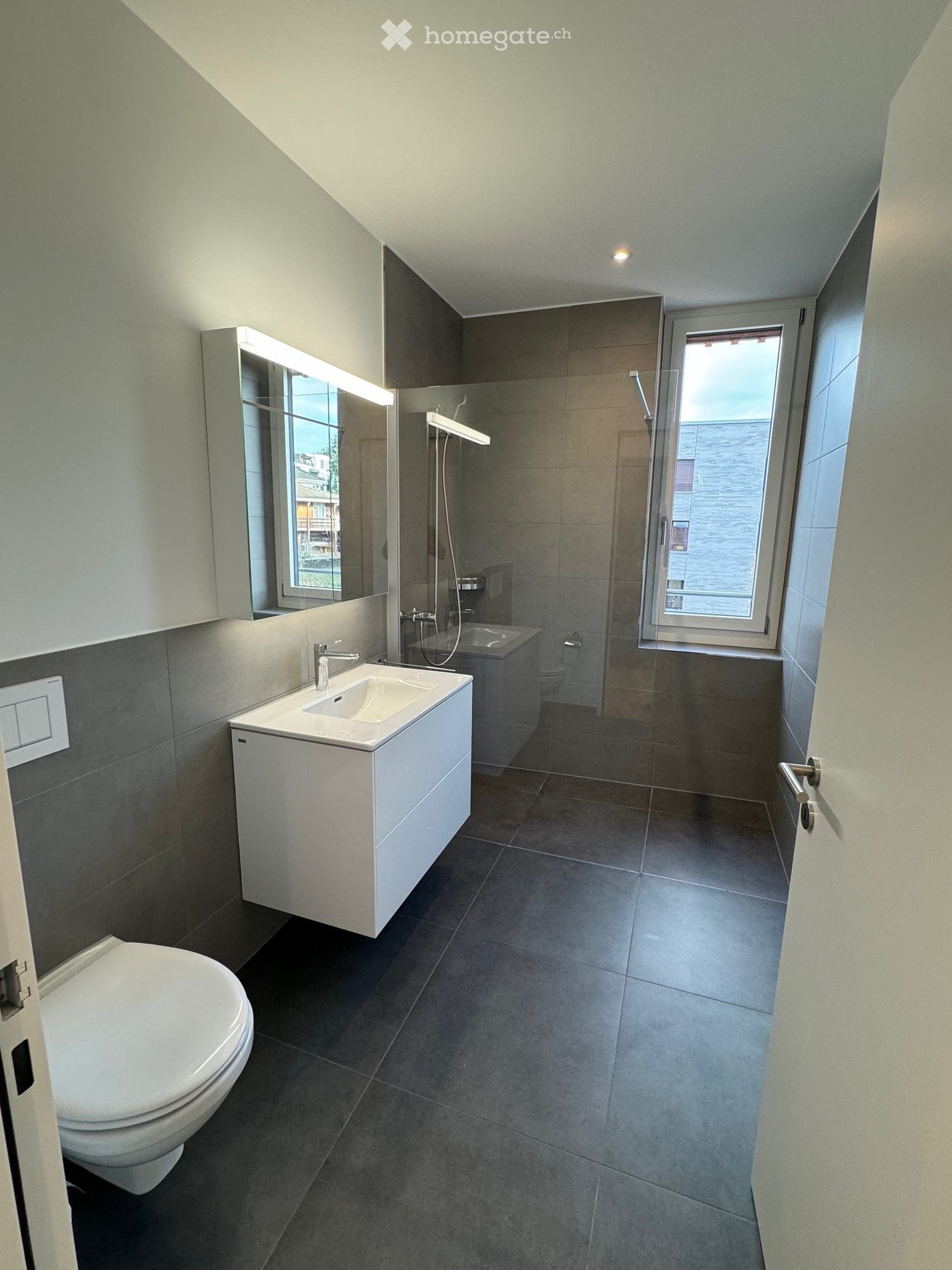 Hoch am Hang - mit bestem Blick Richtung Aarau - Bild 5