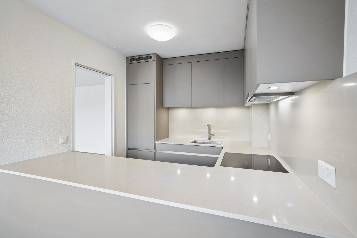 Exklusive Erstvermietung  Moderne 2.5 Zimmer Wohnungen mit Aussicht - Bild 6