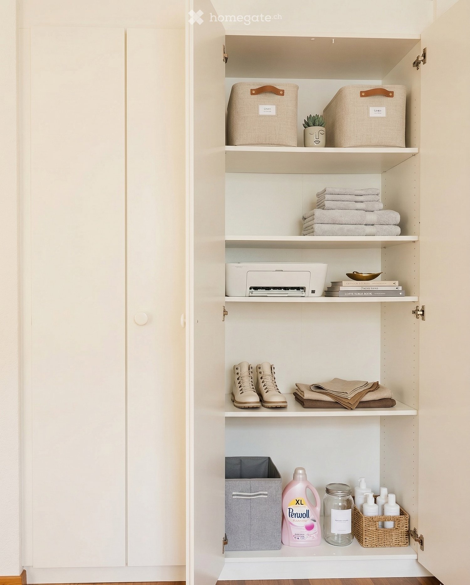 Lovely modern 2.5-pieces apartment located in the heart of the city center - Bild 1