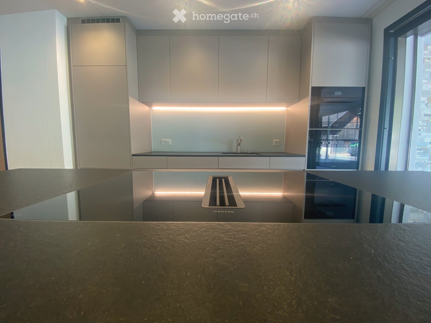 Grossflächige moderne Wohnung mit verglaster Terrasse - Bild 7