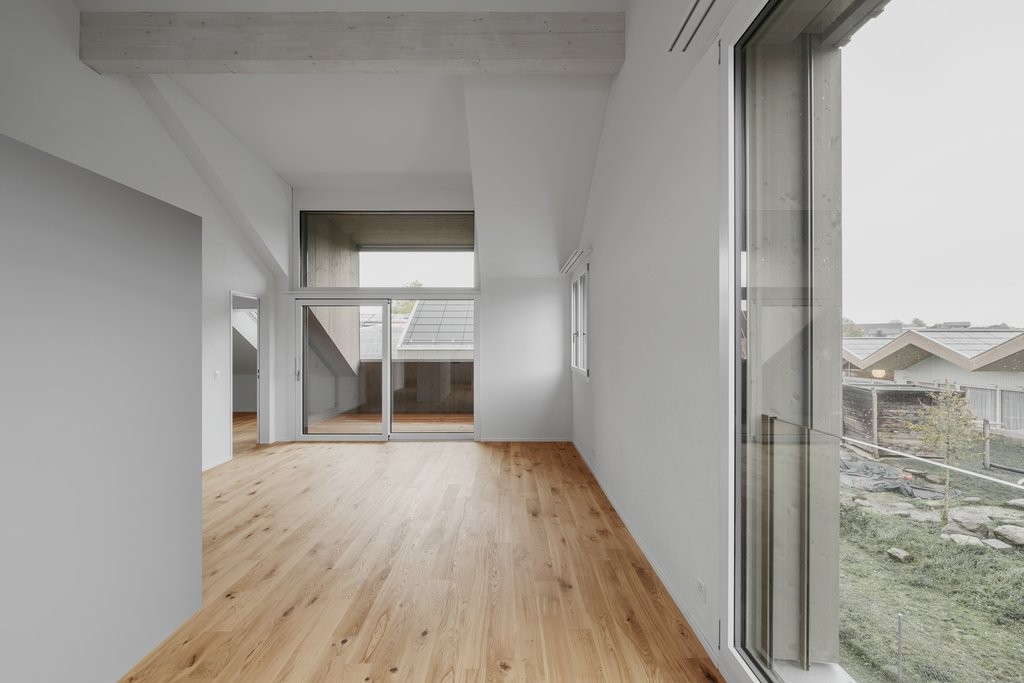 Moderne Neubau-Dachwohnung mit Loggia - Rebstockweg_7c_Whg_21_0003.jpg